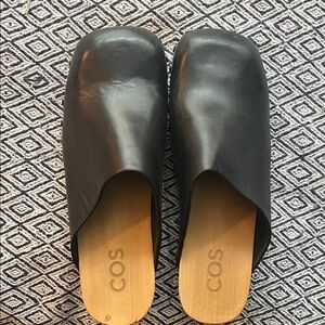 COS Black Leather and Wood clogs